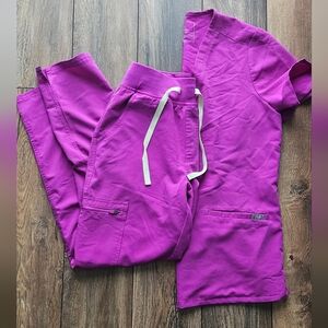 Figs Purple Jolt Scrub Set